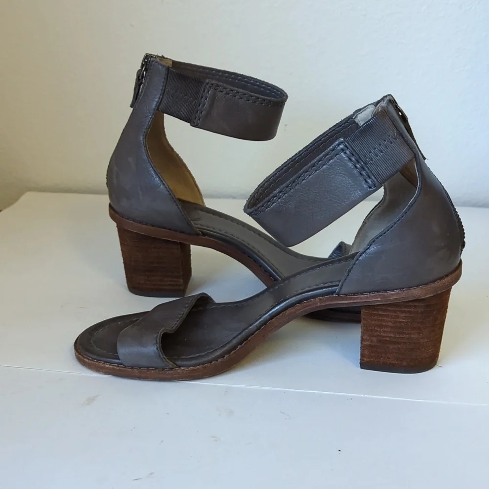 Frye Brielle Charcoal Grey Wooden Ankle Sandals - Size 8 - Picture 11 of 15